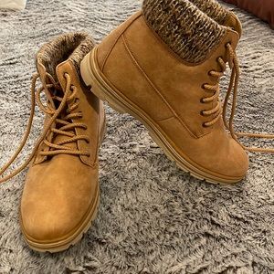 Womens Canyon river blues lightweight workbook. Never worn. Size 8